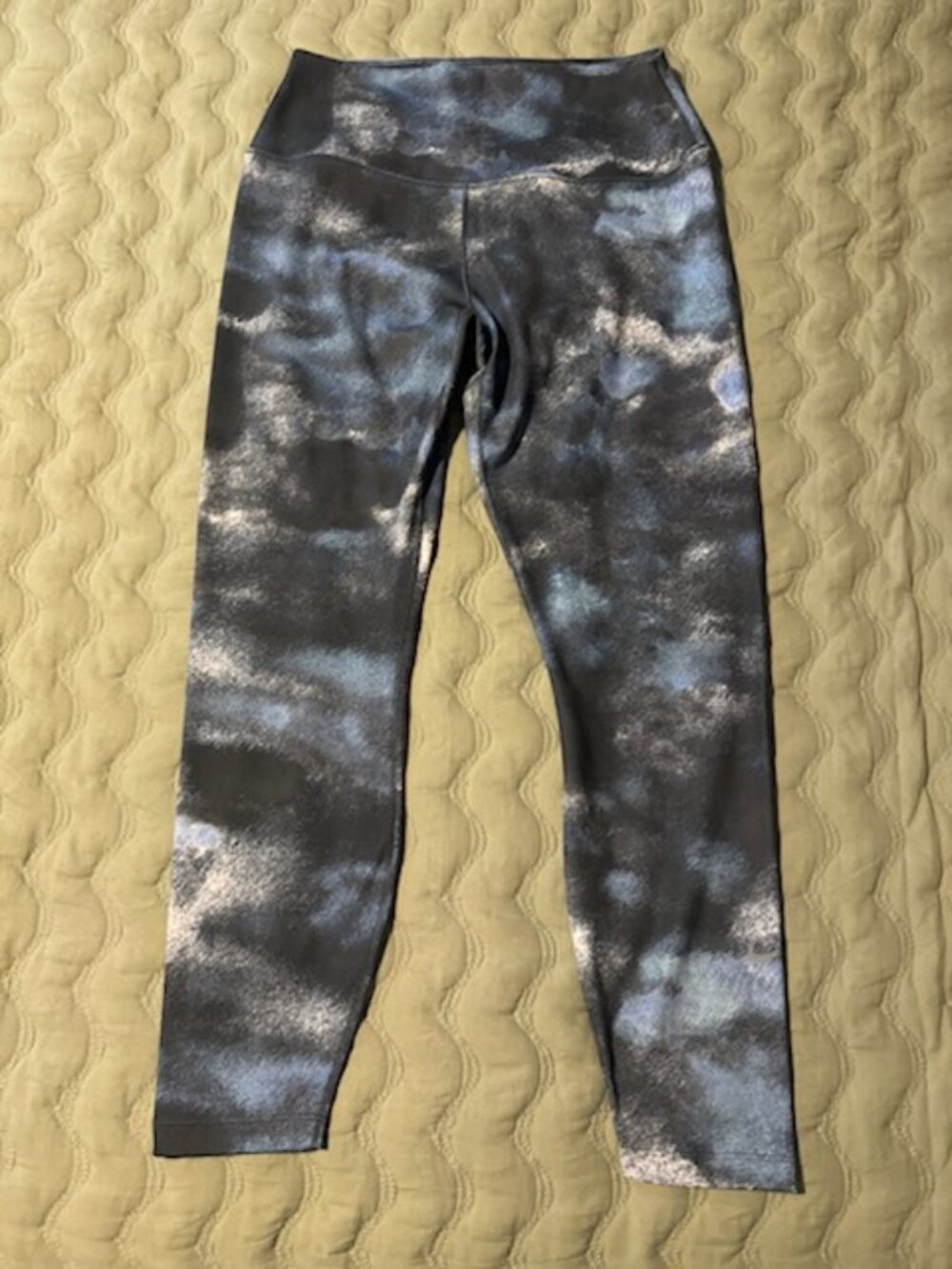 Nike One Dri-Fit athletic leggings crop length womens large excellent condition